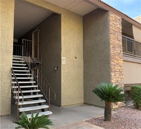 $1,750 | 5044 River Glen Drive, Unit 148, Las Vegas, NV 89103