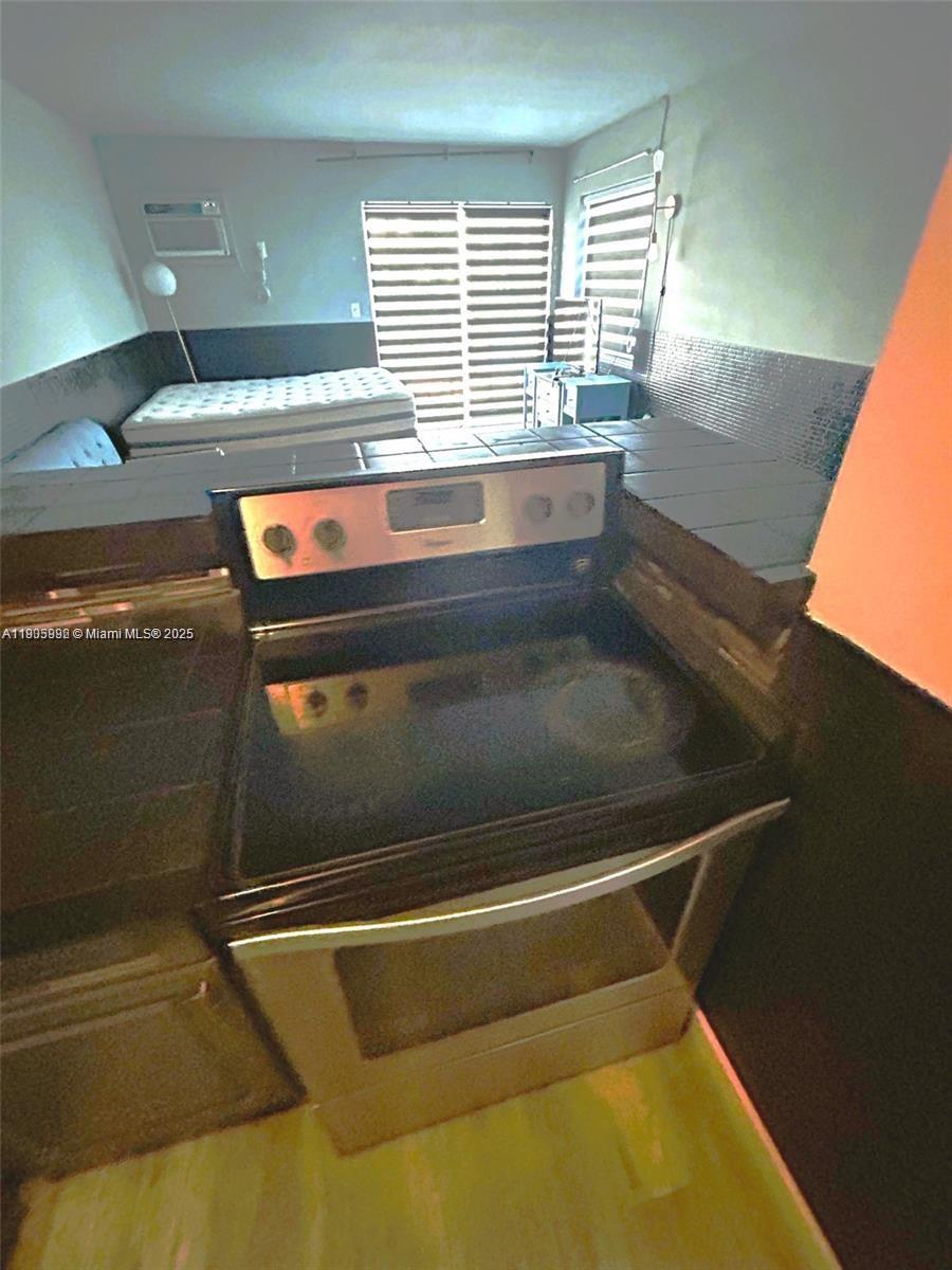 1441 Lincoln Road, Unit 217 Miami Beach, FL 33139 - Photo 14 of 15 a locker room with window