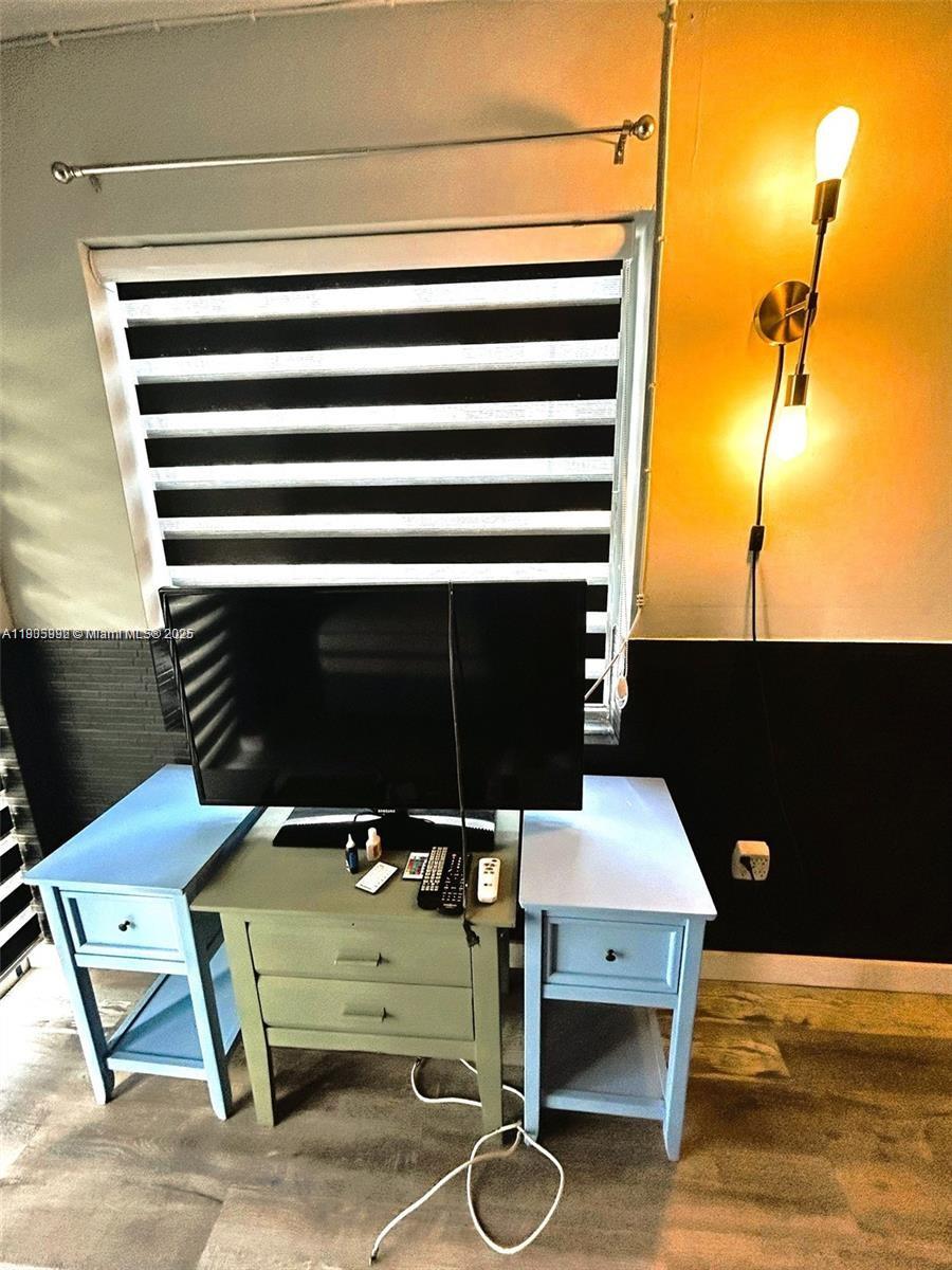 1441 Lincoln Road, Unit 217 Miami Beach, FL 33139 - Photo 7 of 15 a view of workspace