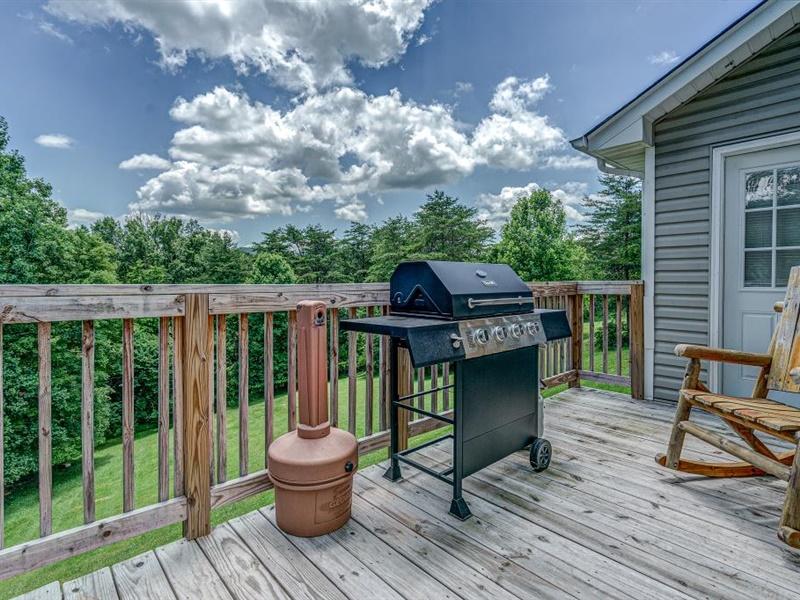 3460 Sterling Road Roanoke, VA 24014 - Photo 19 of 37 a view of a chairs and table in the roof deck