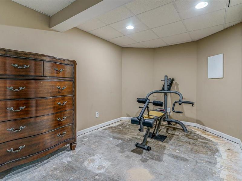 3460 Sterling Road Roanoke, VA 24014 - Photo 30 of 37 a view of a workspace