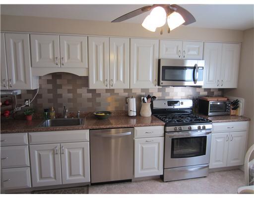 1713 O'Block Road Plum, PA 15239 - Photo 5 of 18 Kitchen.