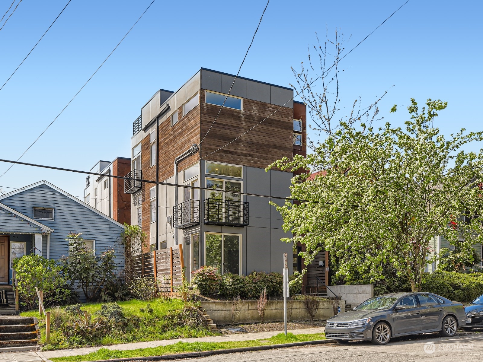 923 North 36th Street Seattle, WA 98103 - Photo 4 of 35 Gallery Image 4