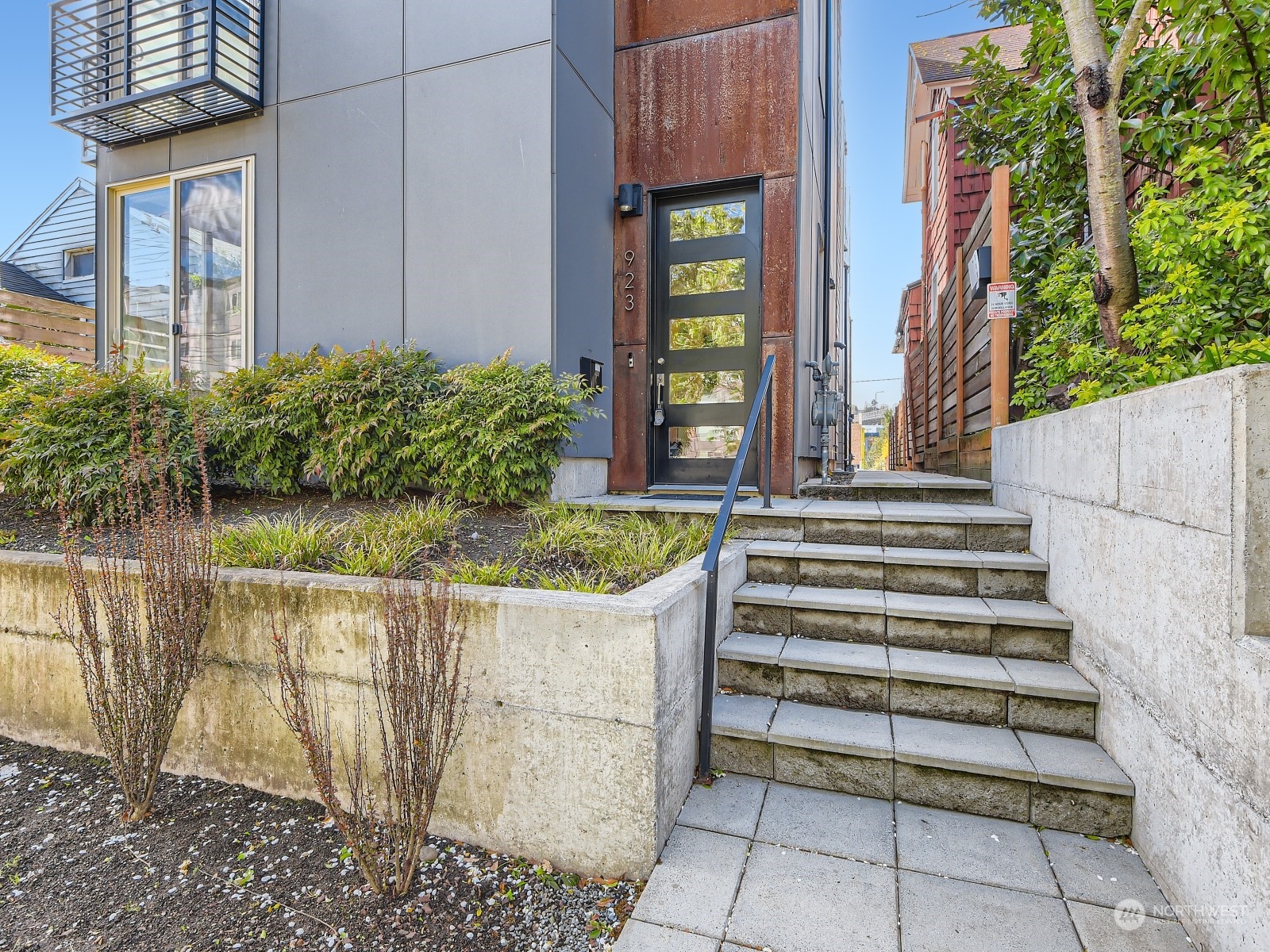 923 North 36th Street Seattle, WA 98103 - Photo 5 of 35 Gallery Image 5