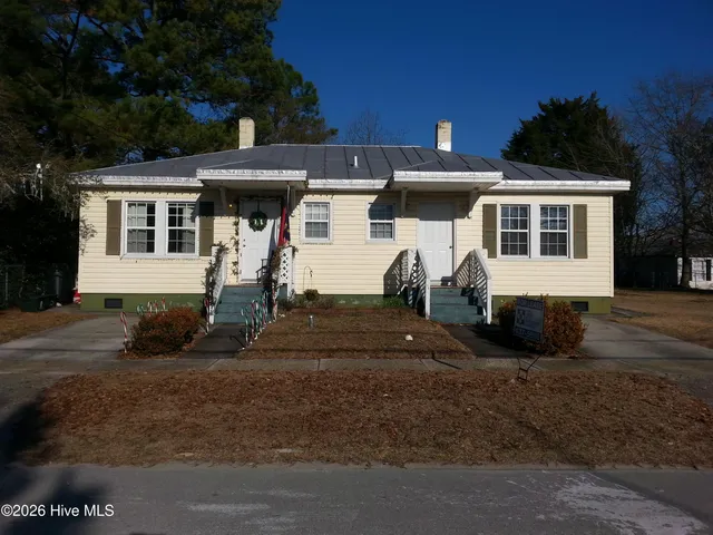 $875 | 712 North B Street, Bridgeton, NC 28519
