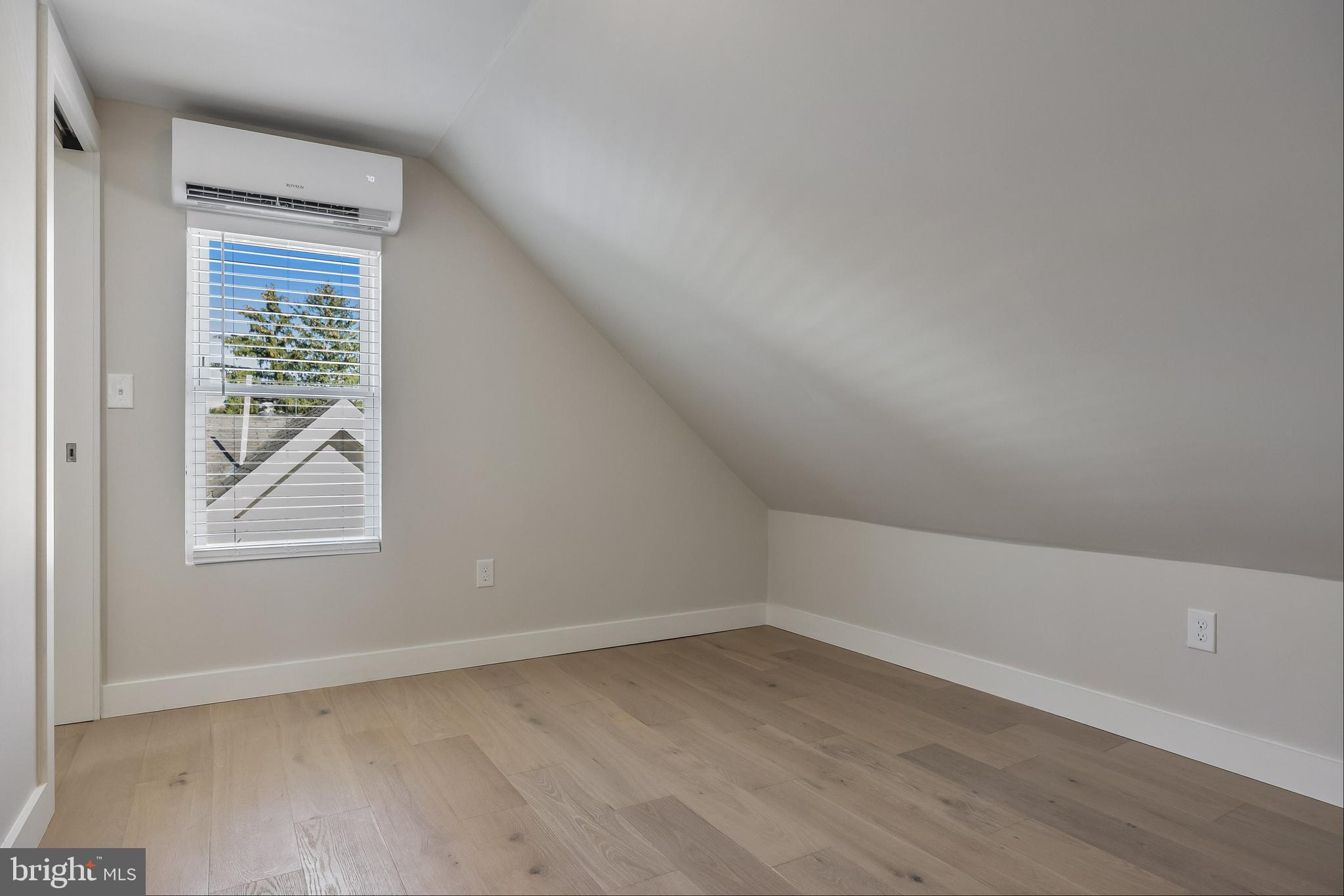 82 East 3rd Street Moorestown, NJ 08057 - Photo 26 of 33 an empty room with a window
