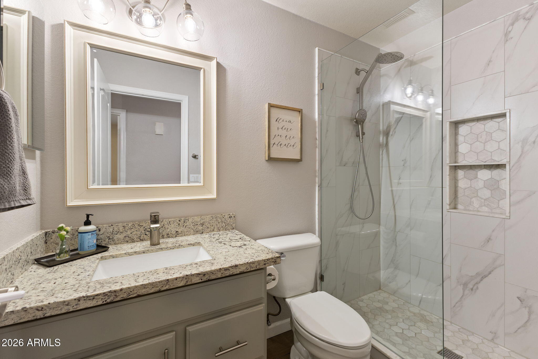 20737 North 37th Way Phoenix, AZ 85050 - Photo 15 of 23 Guest bathroom