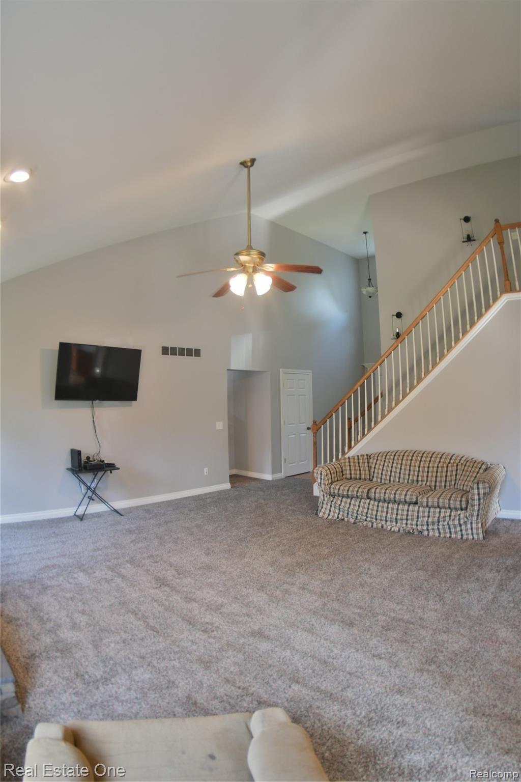 10330 County Line Road Ortonville, MI 48462 - Photo 13 of 44 DSC_1764.JPG