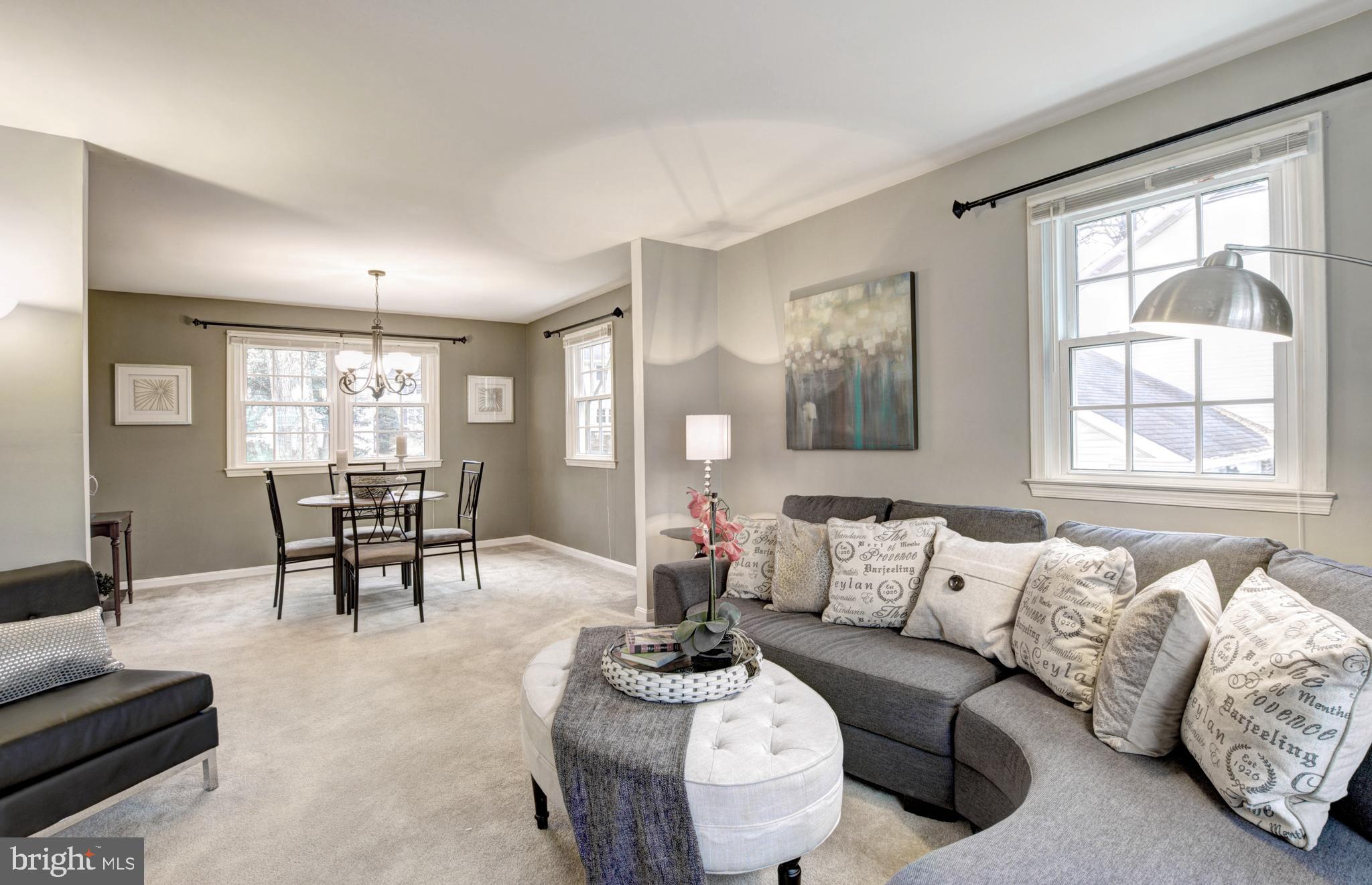 10061 Marshall Pond Road Burke, VA 22015 - Photo 11 of 29 Living Room