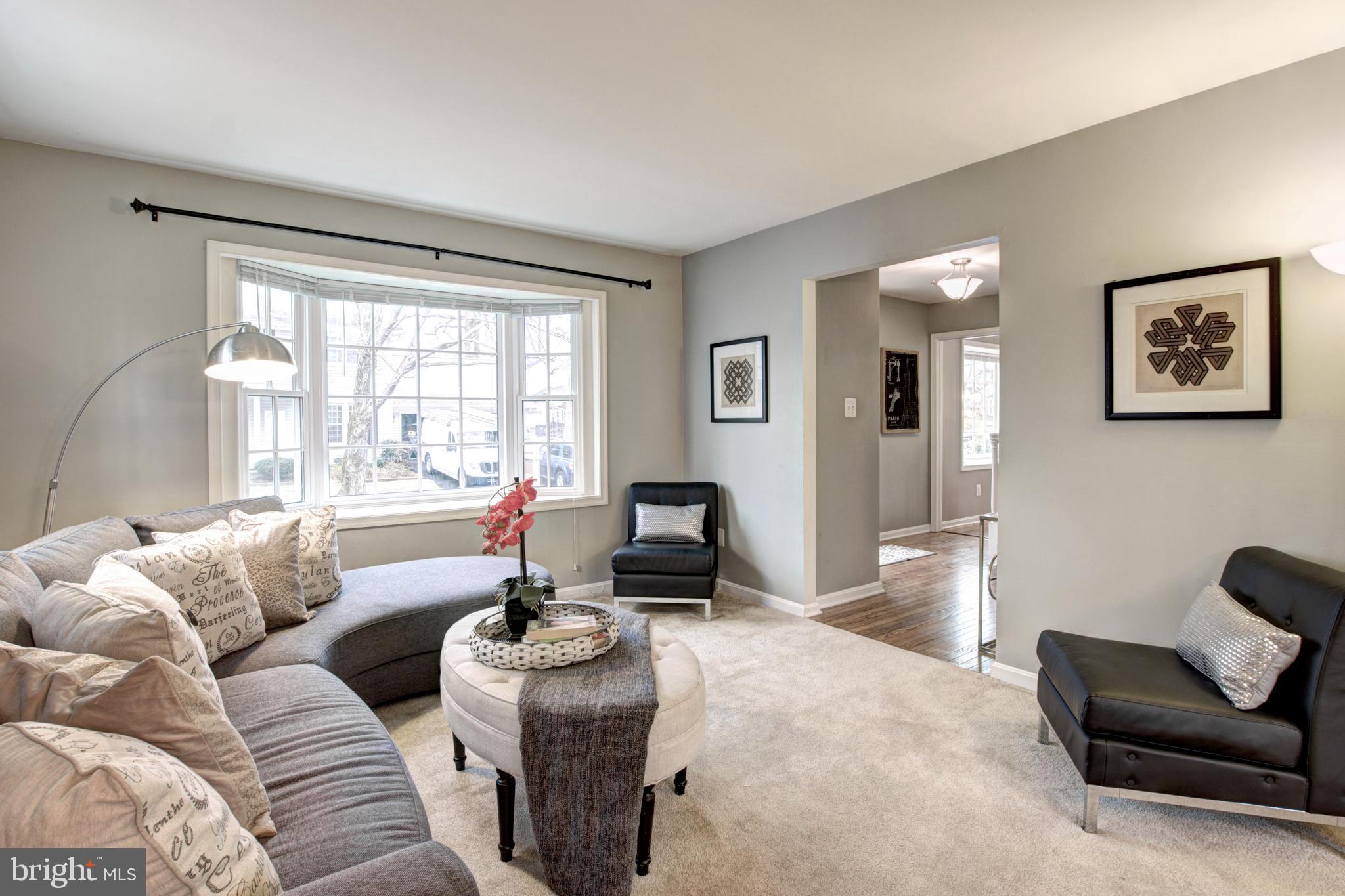 10061 Marshall Pond Road Burke, VA 22015 - Photo 14 of 29 Living Room