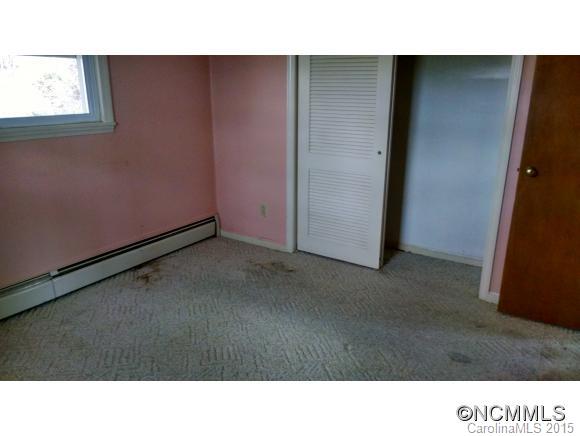 669 Mountain View Road Mars Hill, NC 28754 - Photo 5 of 14 Gallery Image 5