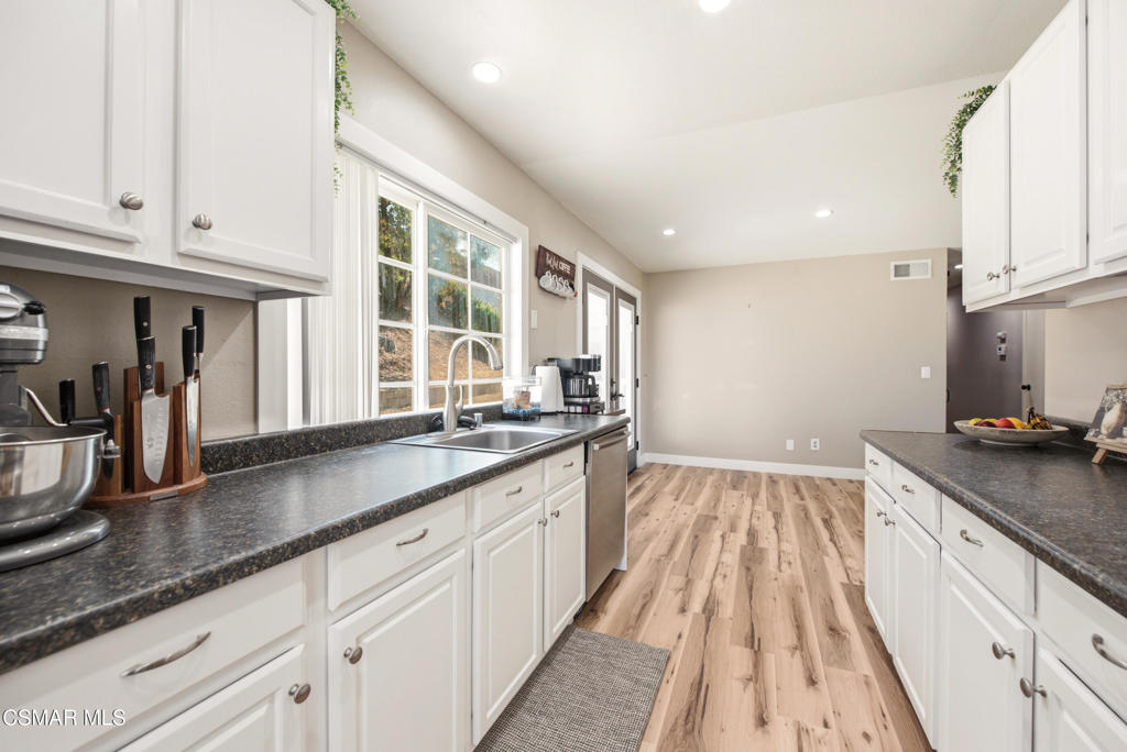 6395 Keystone Street Simi Valley, CA 93063 - Photo 16 of 38