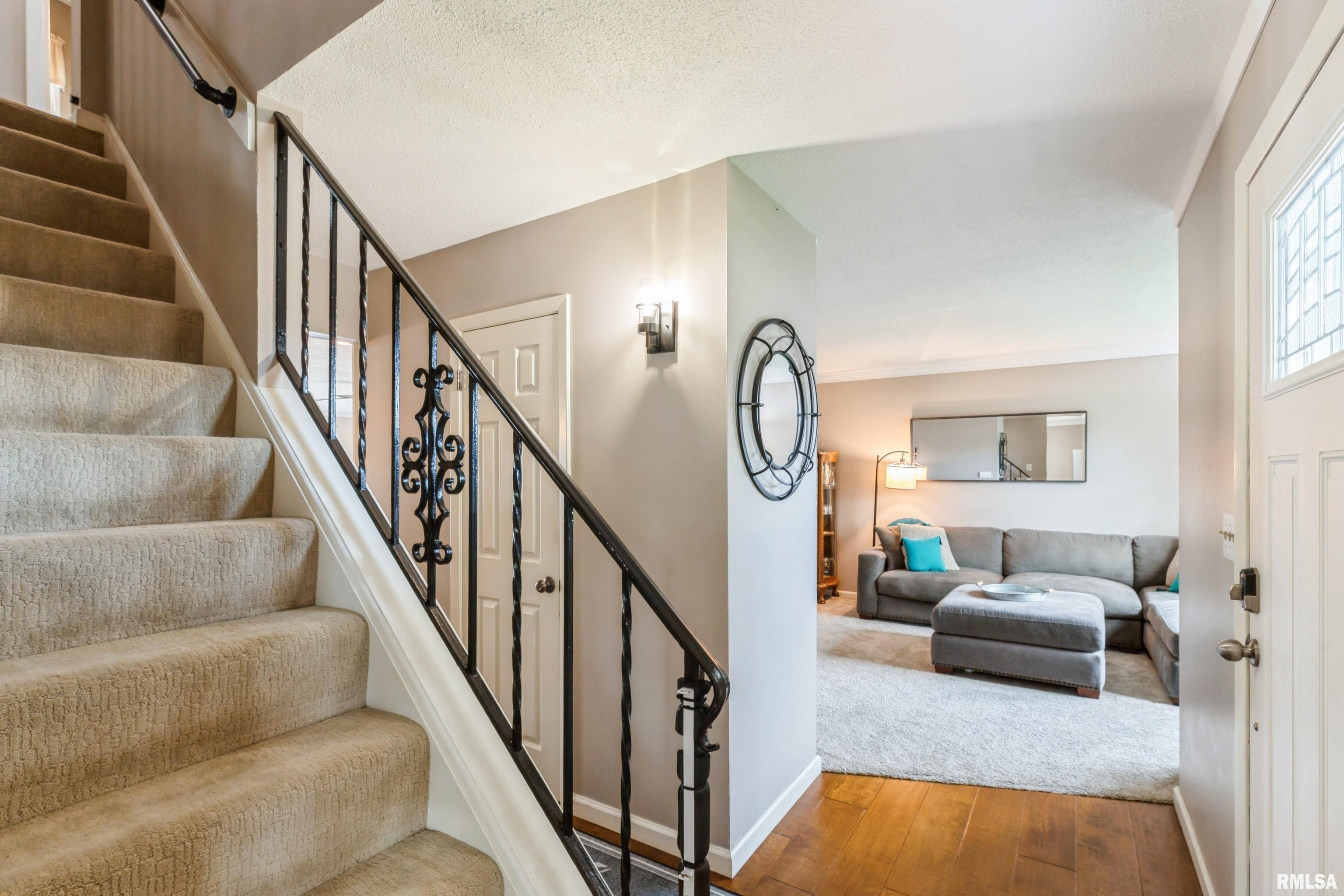 1220 Pinehill Road Bettendorf, IA 52722 - Photo 12 of 46