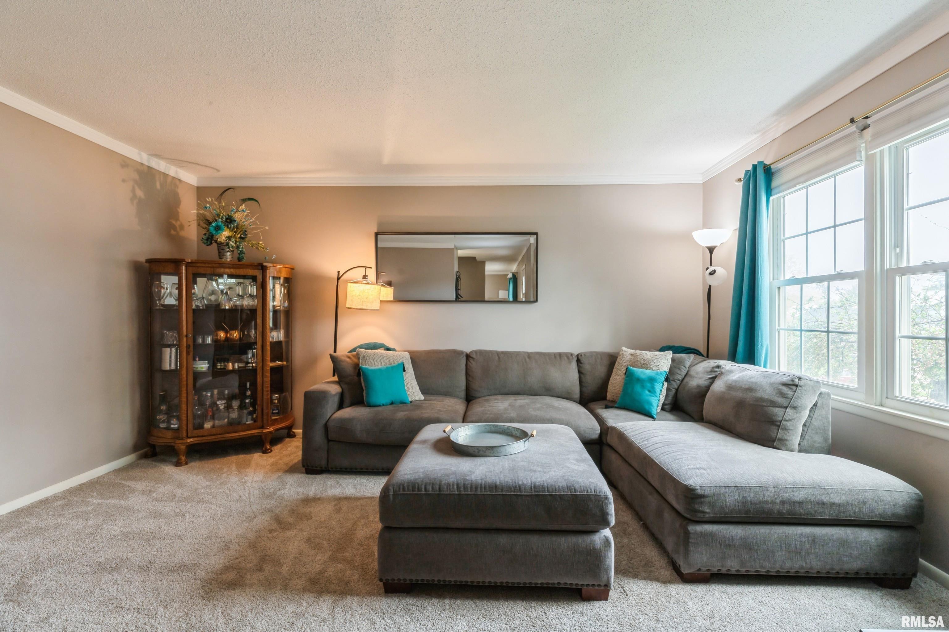 1220 Pinehill Road Bettendorf, IA 52722 - Photo 13 of 46