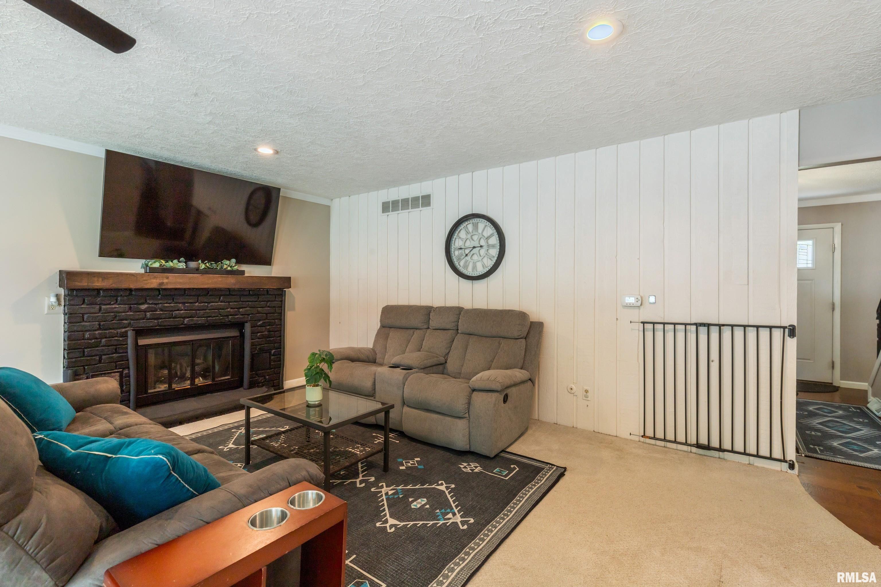 1220 Pinehill Road Bettendorf, IA 52722 - Photo 16 of 46