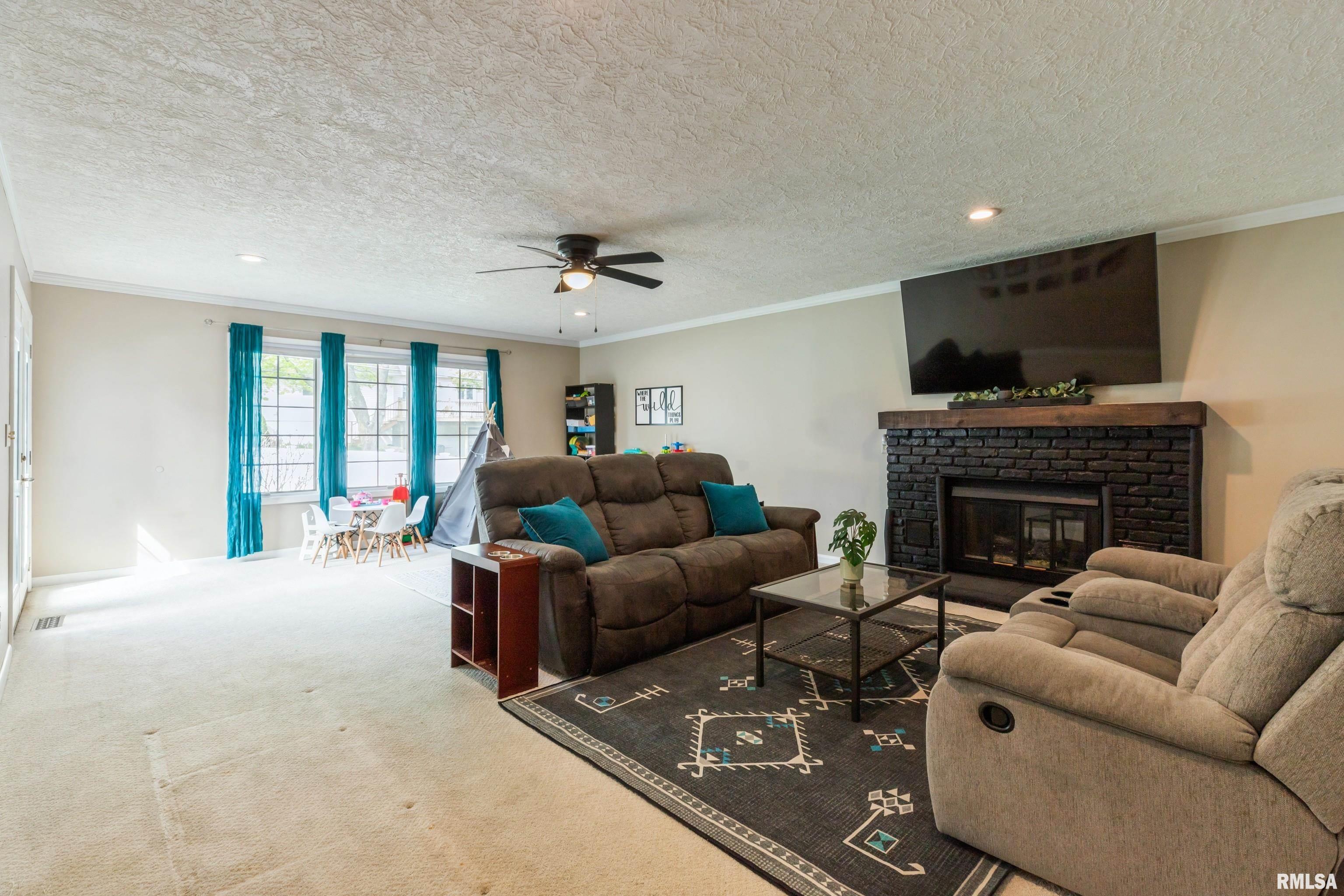 1220 Pinehill Road Bettendorf, IA 52722 - Photo 18 of 46