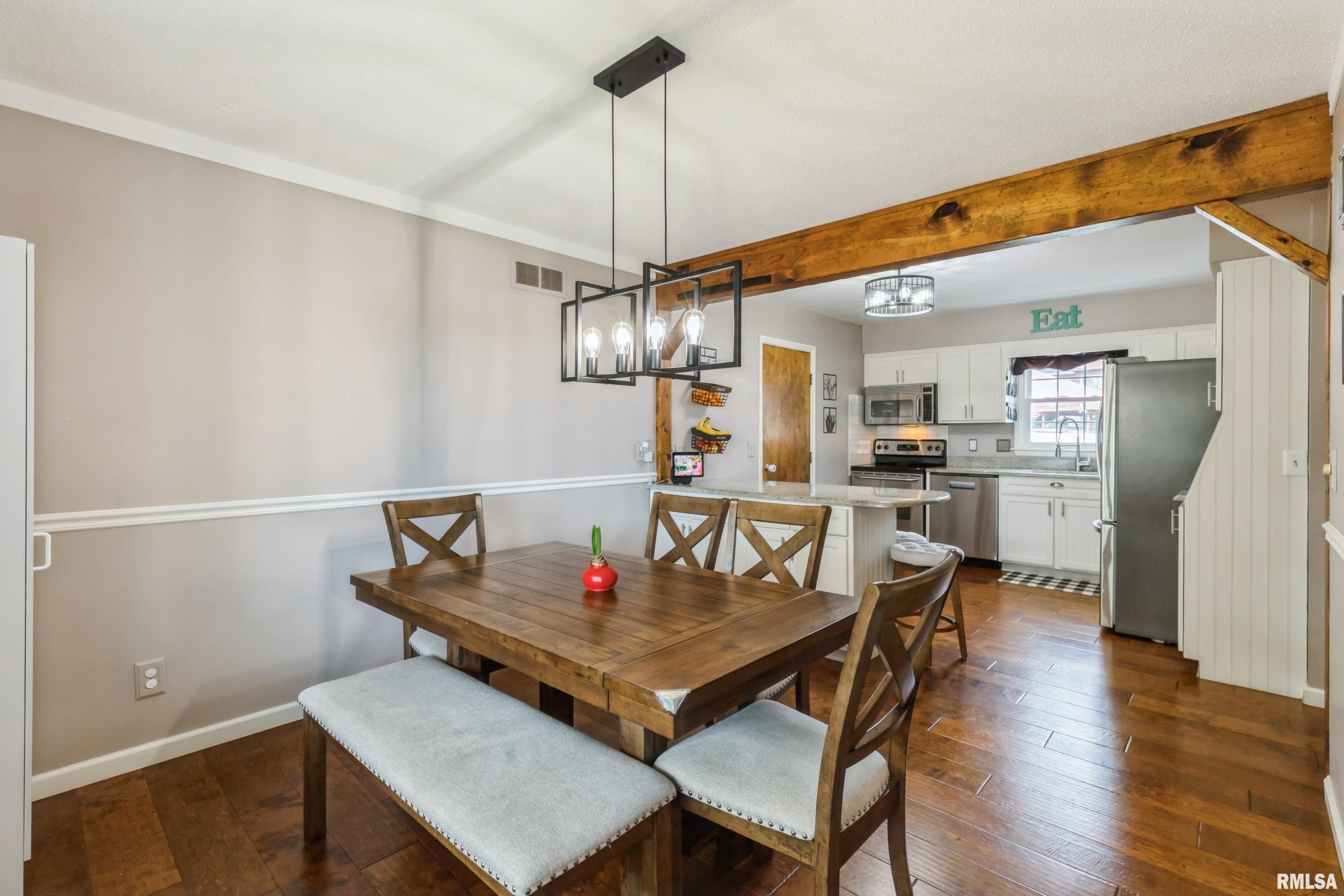 1220 Pinehill Road Bettendorf, IA 52722 - Photo 23 of 46