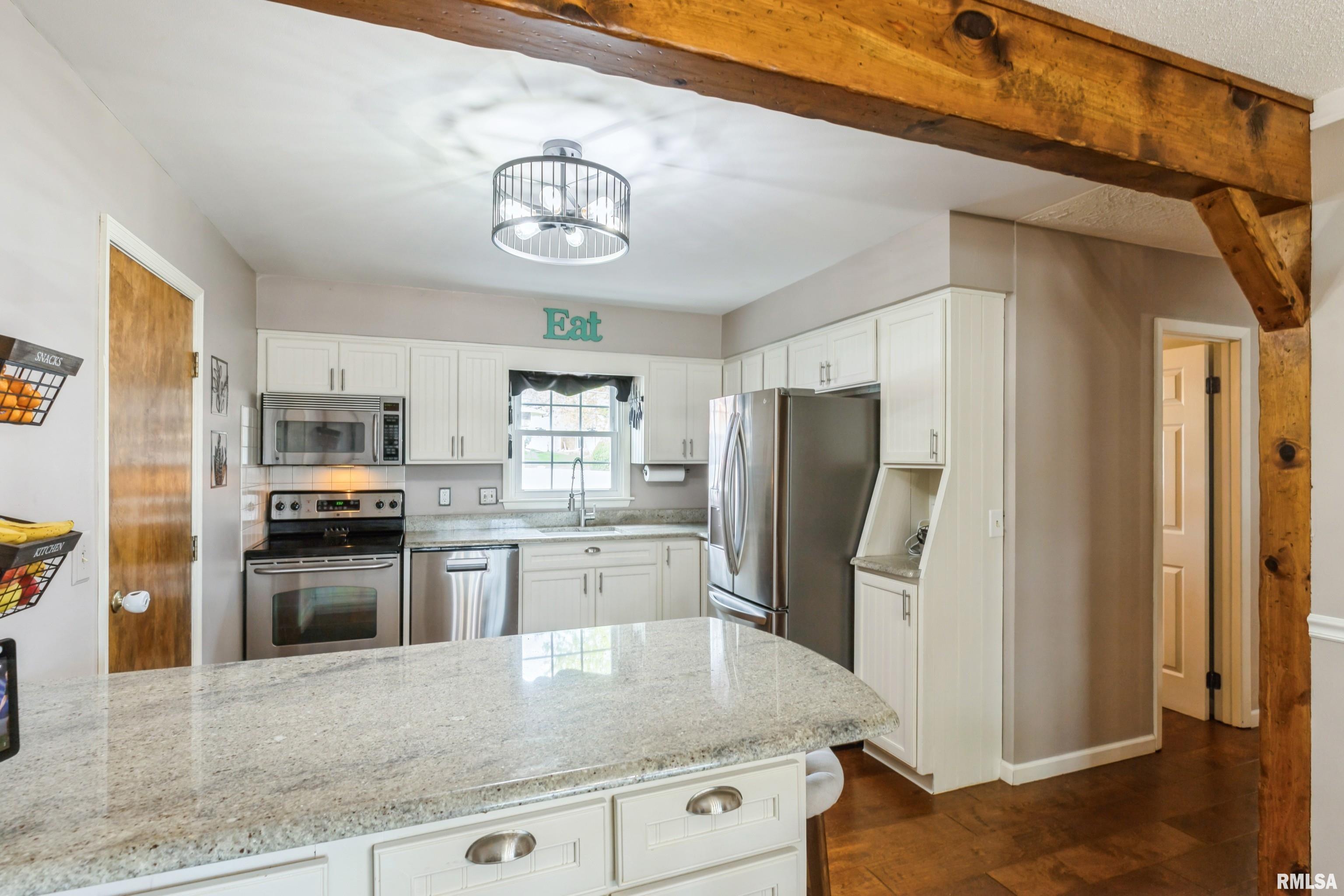 1220 Pinehill Road Bettendorf, IA 52722 - Photo 24 of 46