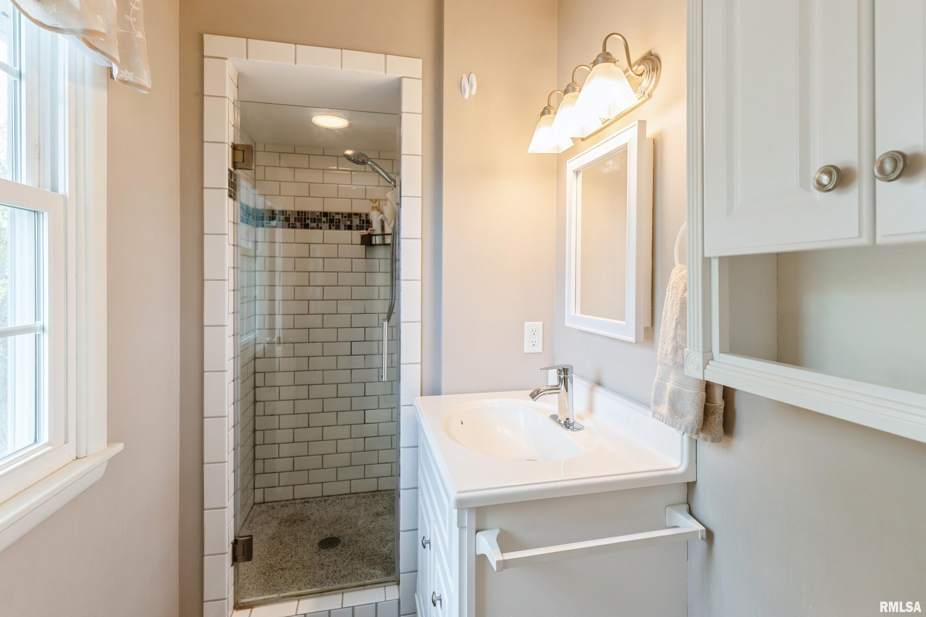 1220 Pinehill Road Bettendorf, IA 52722 - Photo 31 of 46