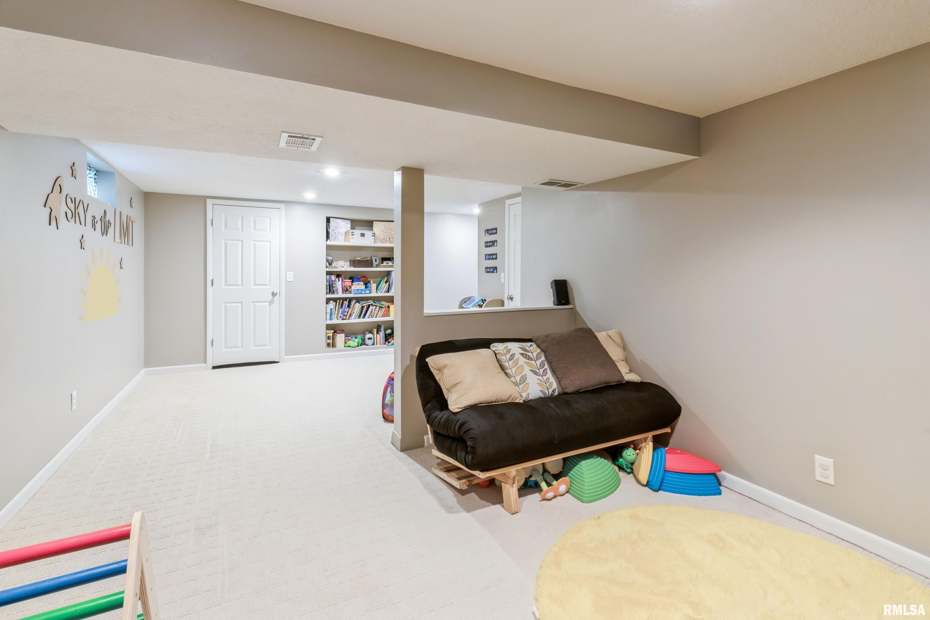 1220 Pinehill Road Bettendorf, IA 52722 - Photo 39 of 46