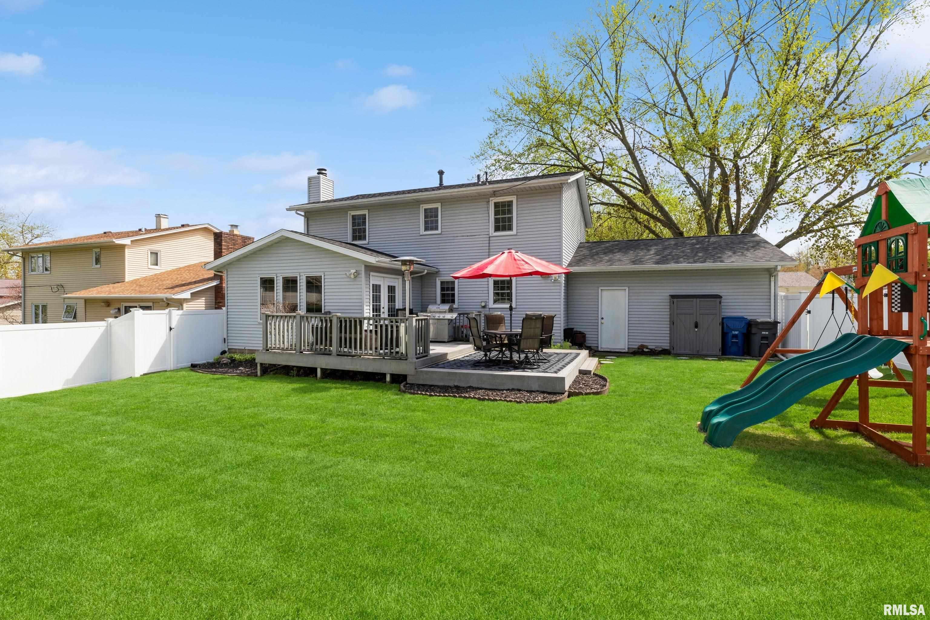 1220 Pinehill Road Bettendorf, IA 52722 - Photo 7 of 46