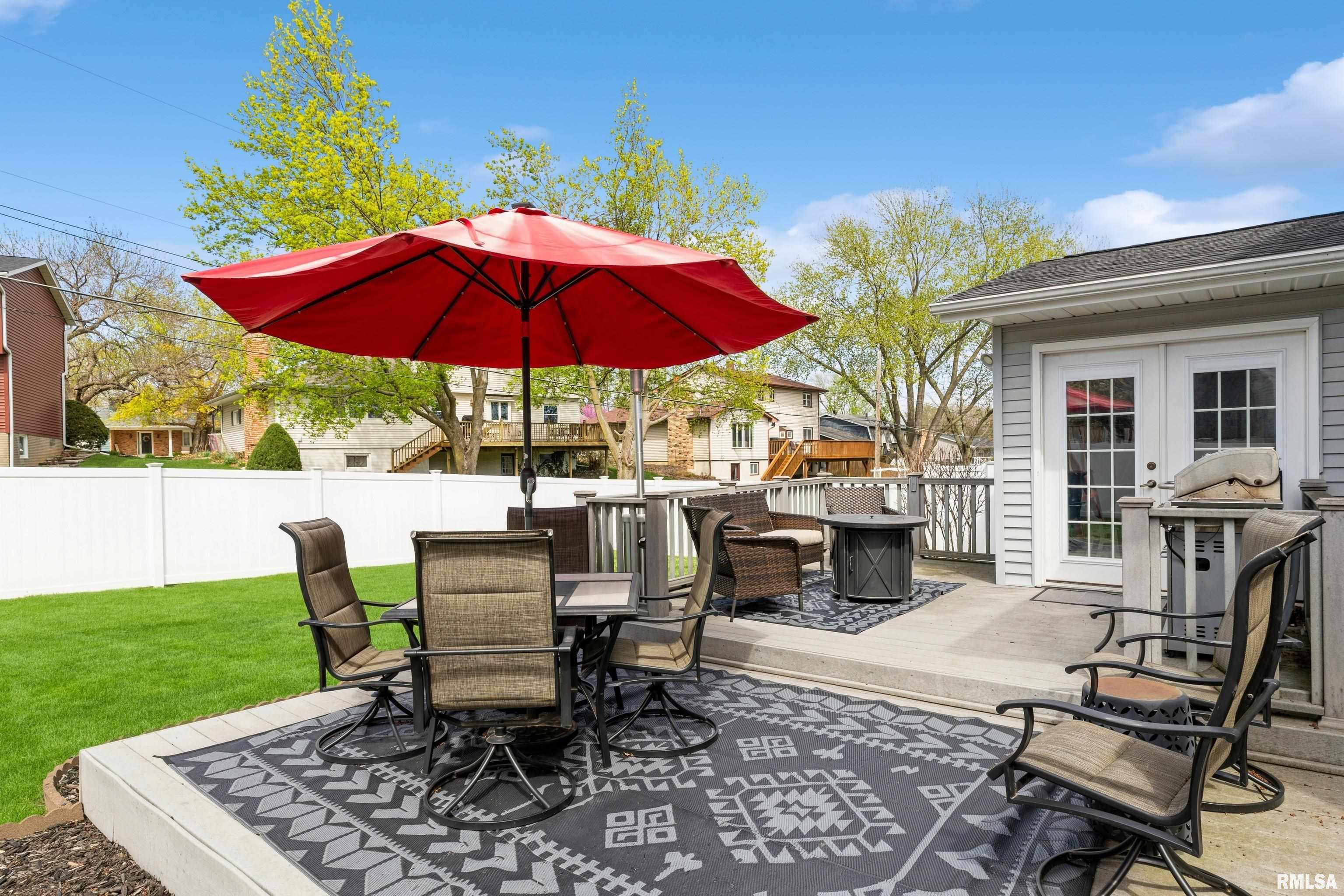 1220 Pinehill Road Bettendorf, IA 52722 - Photo 10 of 46