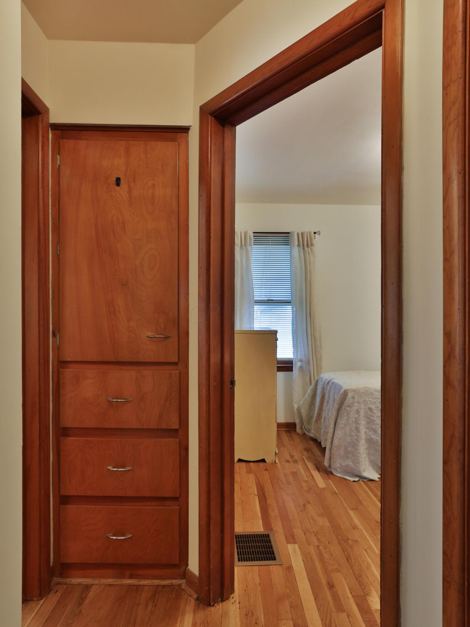 645 Morse Road Columbus, OH 43214 - Photo 22 of 41 Linen Closet