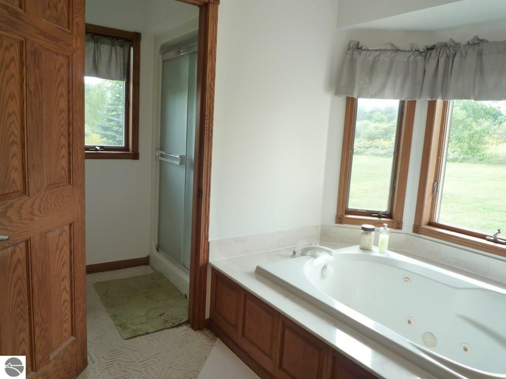 1335 West Deerfield Road Mount Pleasant, MI 48858 - Photo 22 of 36 1790383-21.JPG