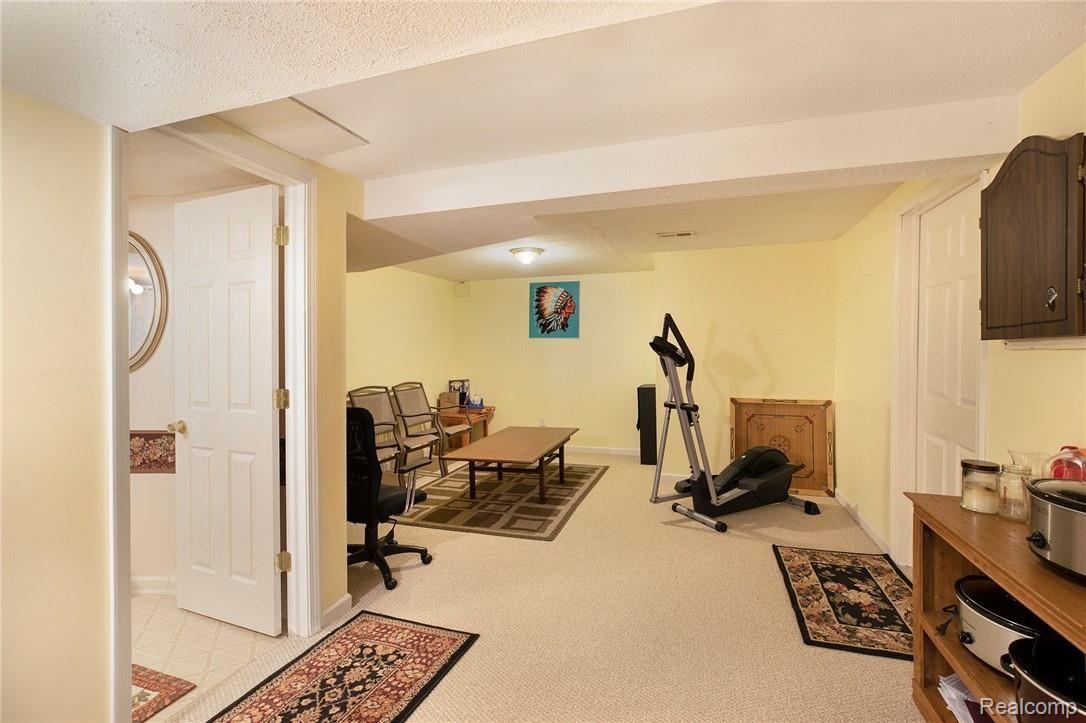 46970 Eastbourne Road Canton, MI 48188 - Photo 40 of 41 RM_72-1.jpg