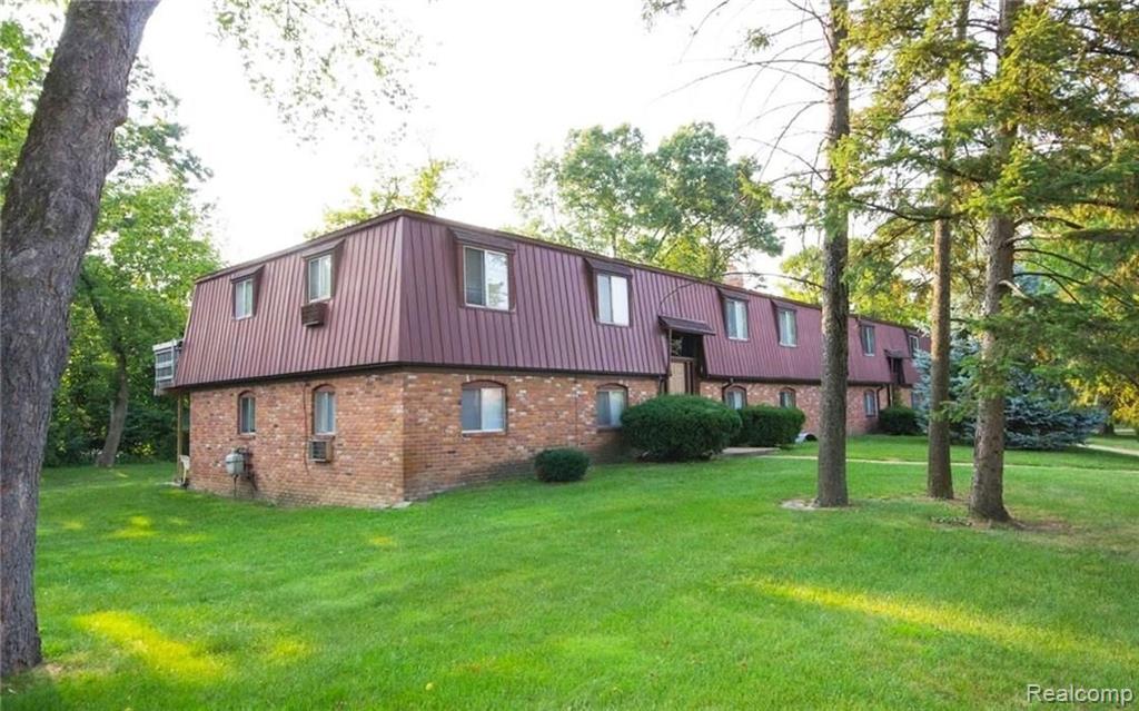 2173 Decker Road, Unit 46 Walled Lake, MI 48390 - Photo 14 of 14