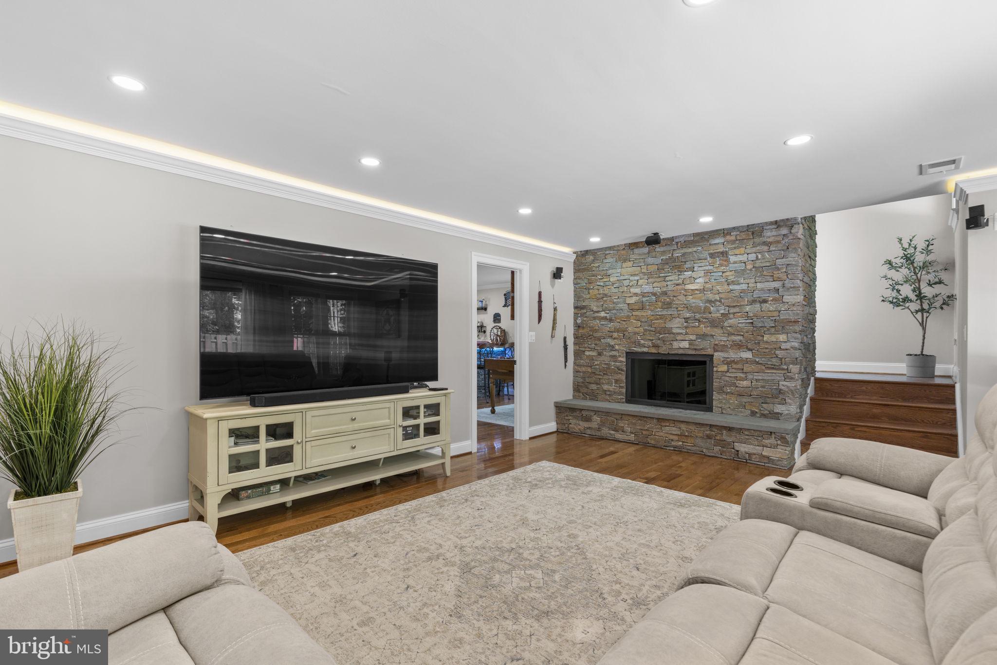 18611 Brooke Road Sandy Spring, MD 20860 - Photo 11 of 62 Family Room