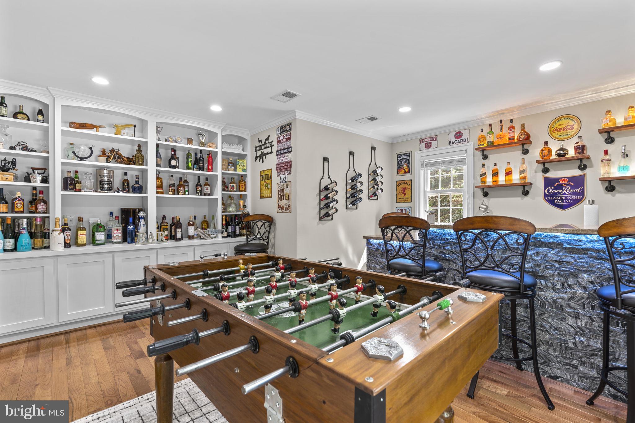 18611 Brooke Road Sandy Spring, MD 20860 - Photo 22 of 62 Lounge Bar Room