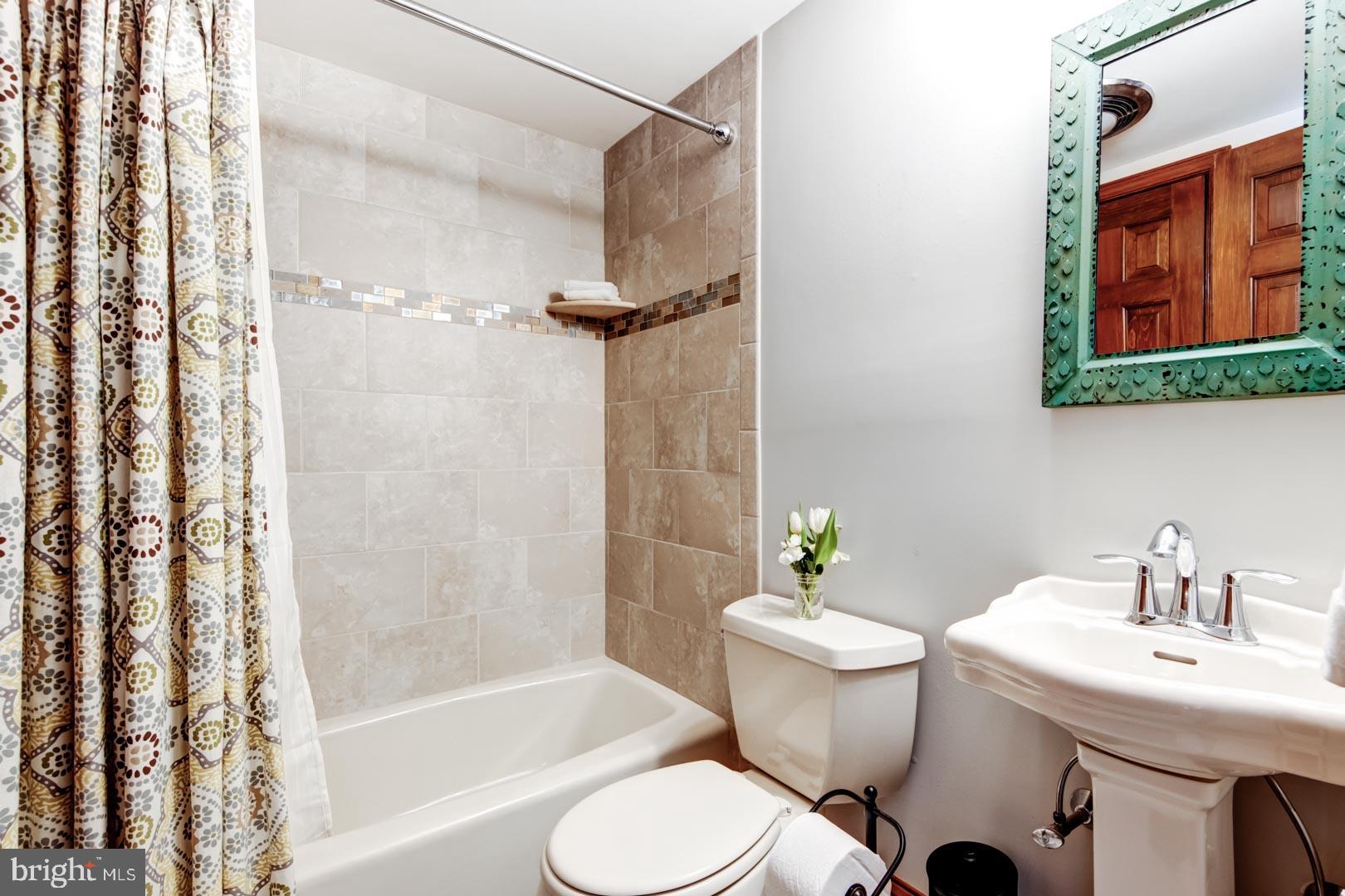 99 Springton Lake Road Media, PA 19063 - Photo 18 of 43 Updated Main Level Full Bath