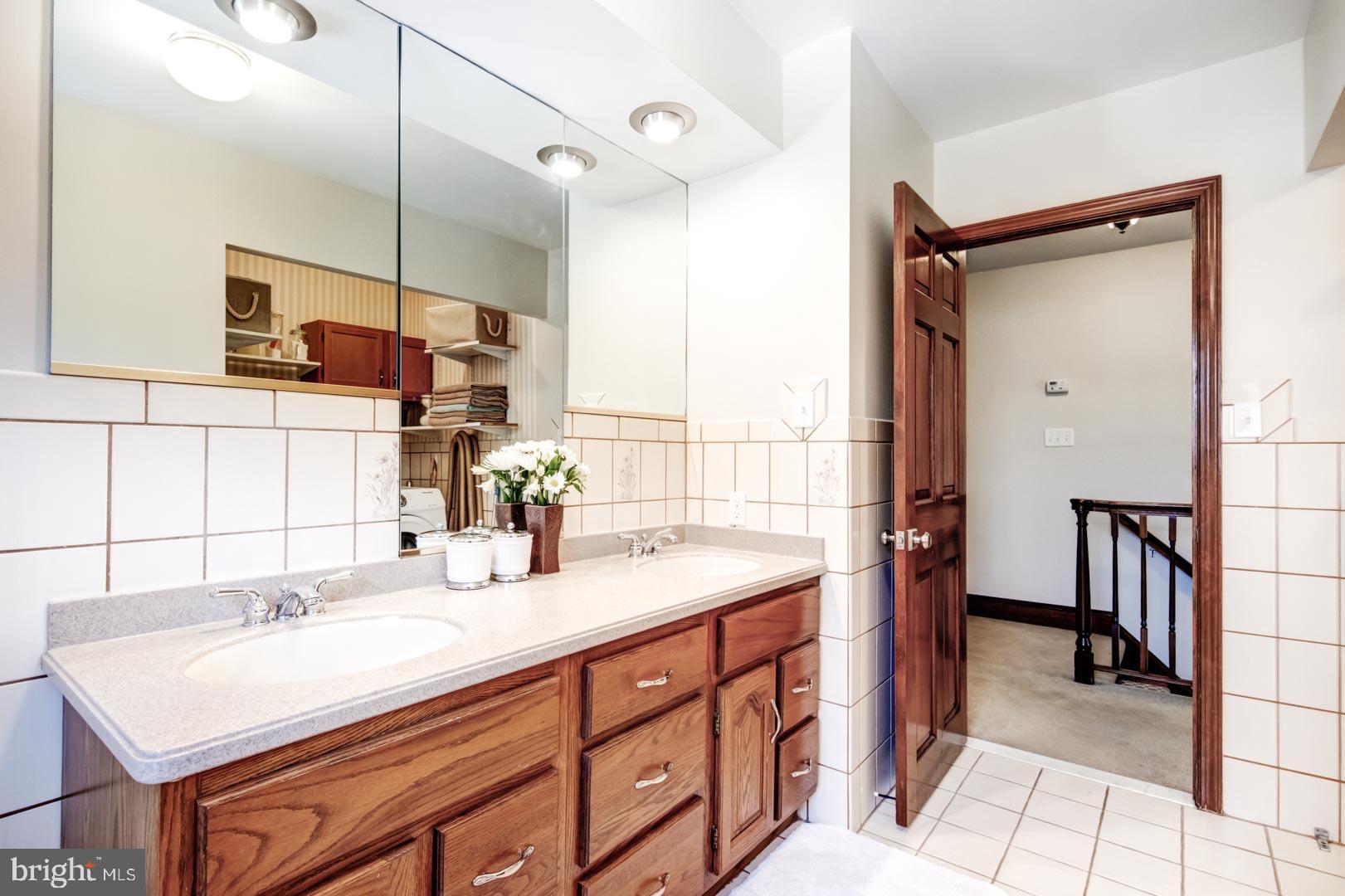 99 Springton Lake Road Media, PA 19063 - Photo 27 of 43 Hall Bath