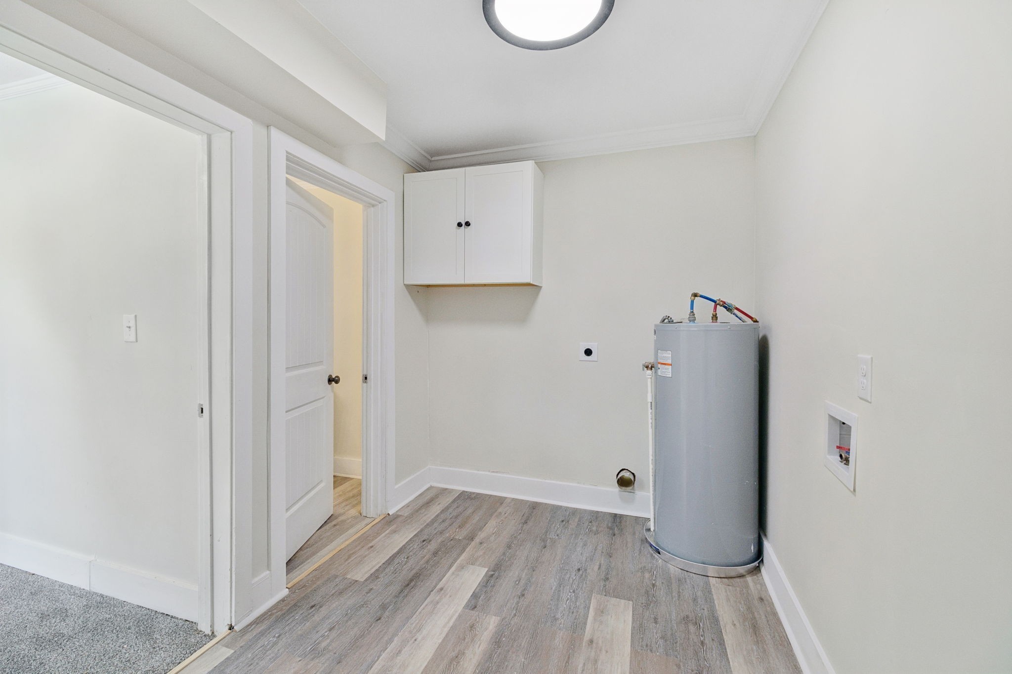 511 North Main Street Morrison, TN 37357 - Photo 21 of 41 a view of a room with wooden floor and bathroom