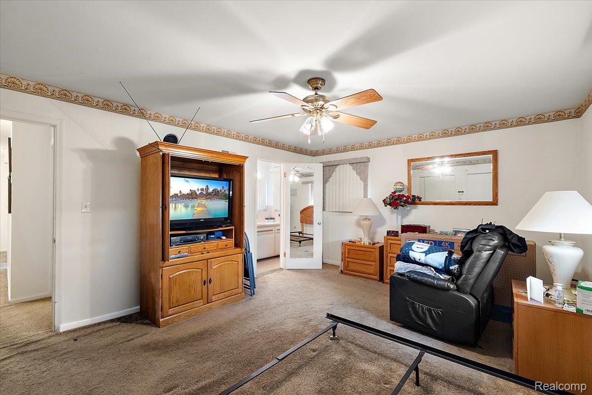 17141 Westhampton Road Southfield, MI 48075 - Photo 24 of 42 45-17141 Westhampton -45.jpg