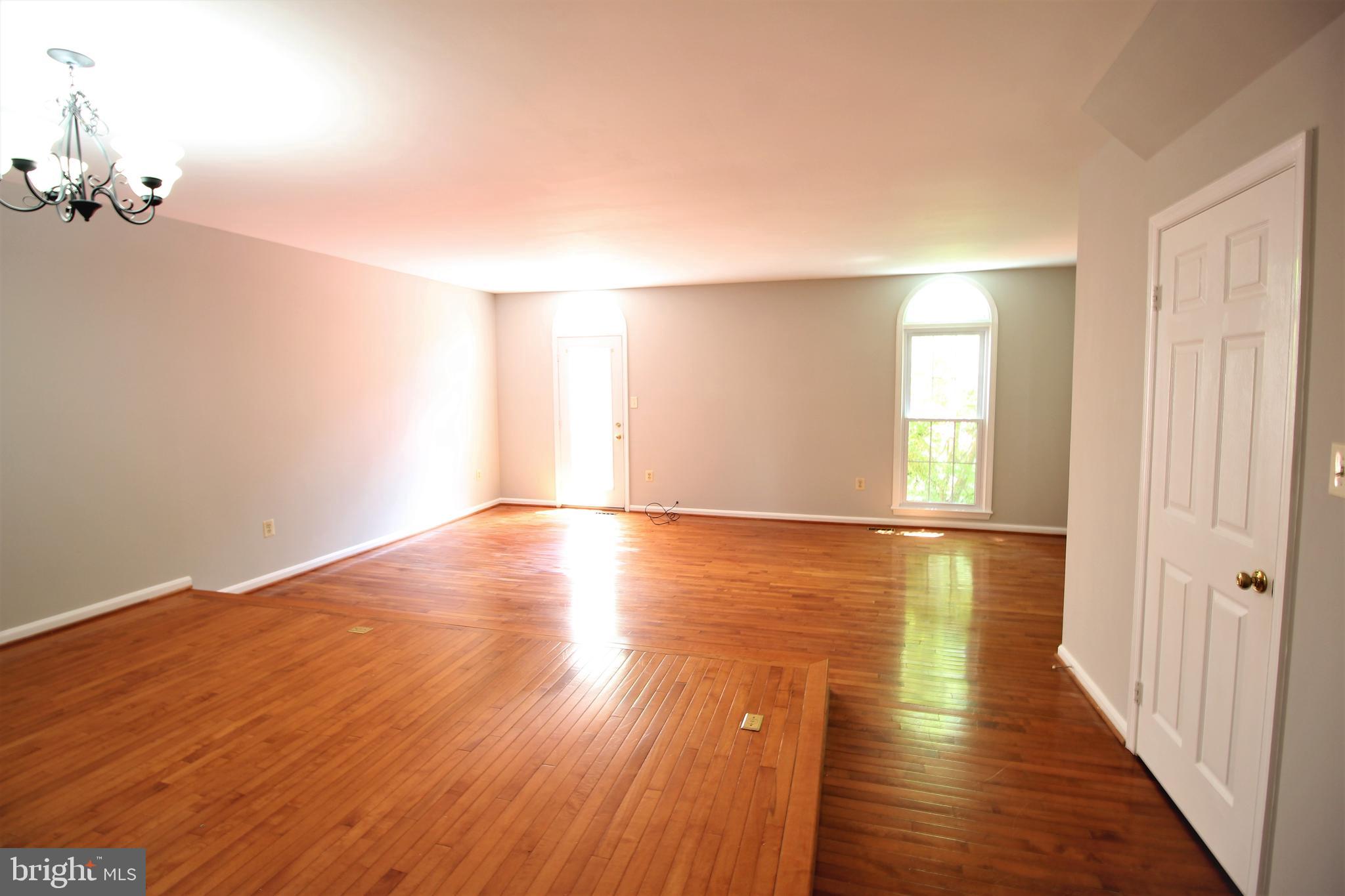 7433 Ridge Oak Court Springfield, VA 22153 - Photo 8 of 29