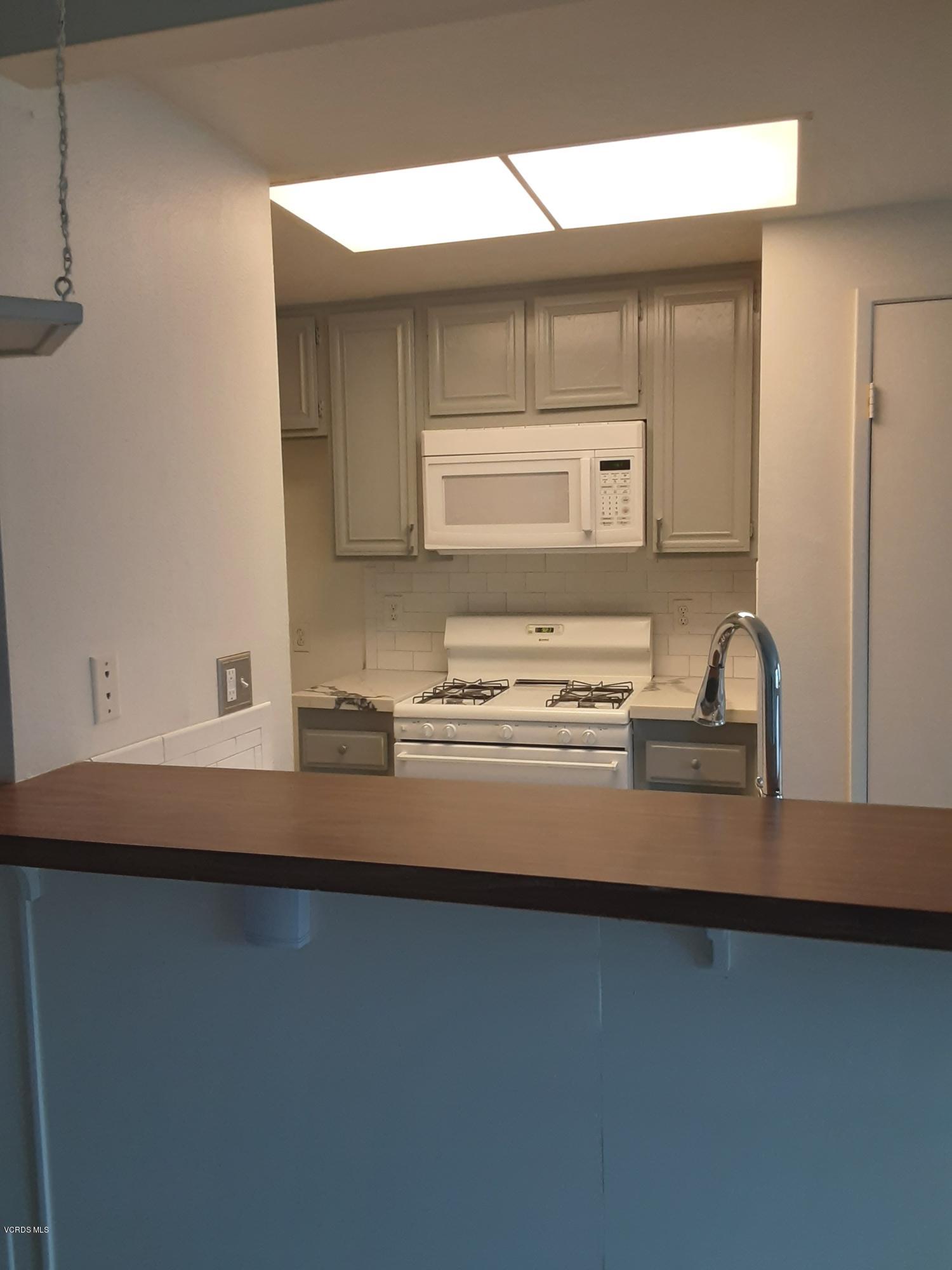 2607 Rudder Avenue Port Hueneme, CA 93041 - Photo 6 of 15 Kitchen.