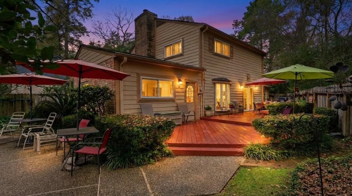 18 Still Glen Court Spring, TX 77381 - Photo 2 of 40 Classic 1975 homestead with backyard loveliness
