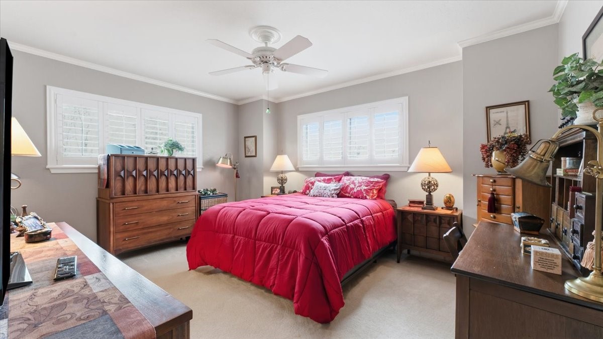 18 Still Glen Court Spring, TX 77381 - Photo 24 of 40 Next we have the Primary bedroom with a very unique layout.