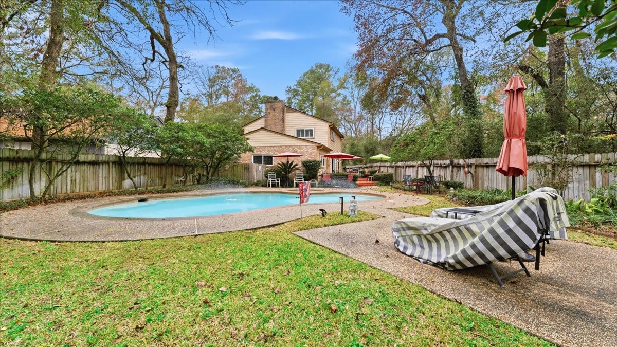 18 Still Glen Court Spring, TX 77381 - Photo 33 of 40 Well maintained pool and hot tub