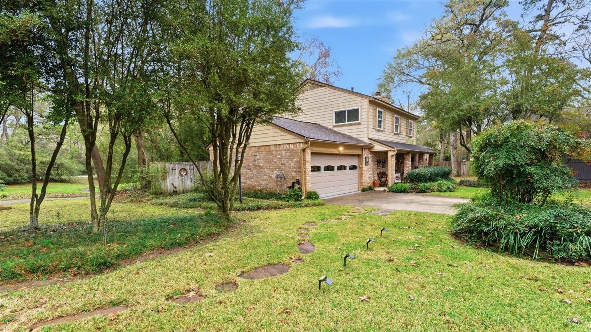 18 Still Glen Court Spring, TX 77381 - Photo 37 of 40 Even the side yard is well maintained
