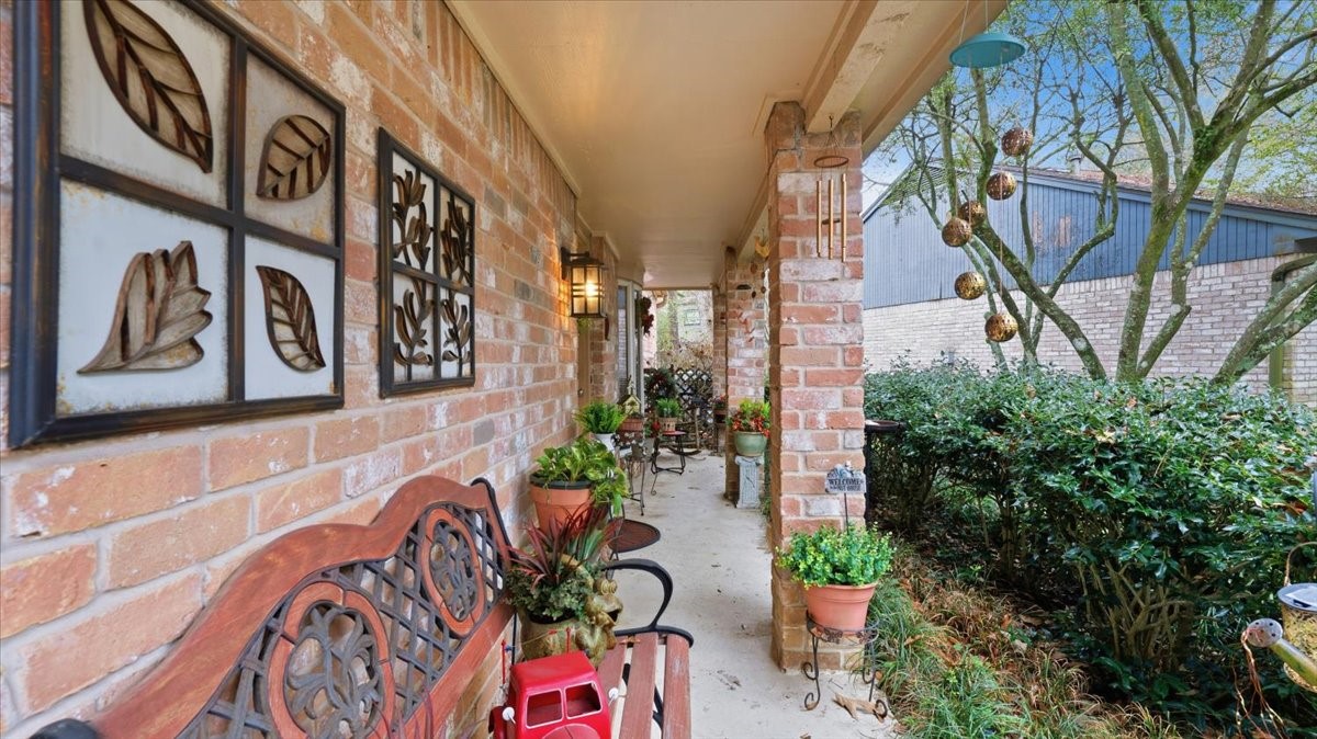 18 Still Glen Court Spring, TX 77381 - Photo 5 of 40 Before reaching the front door you find this lovely porch that welcomes each guests.