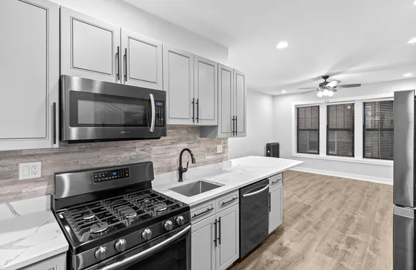 $1,523 | 6111 North Winthrop Avenue, Unit 1, Chicago, IL 60660