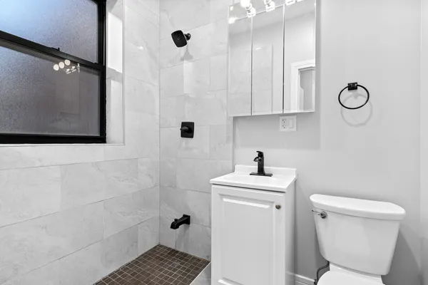 $1,523 | 6111 North Winthrop Avenue, Unit 1, Chicago, IL 60660