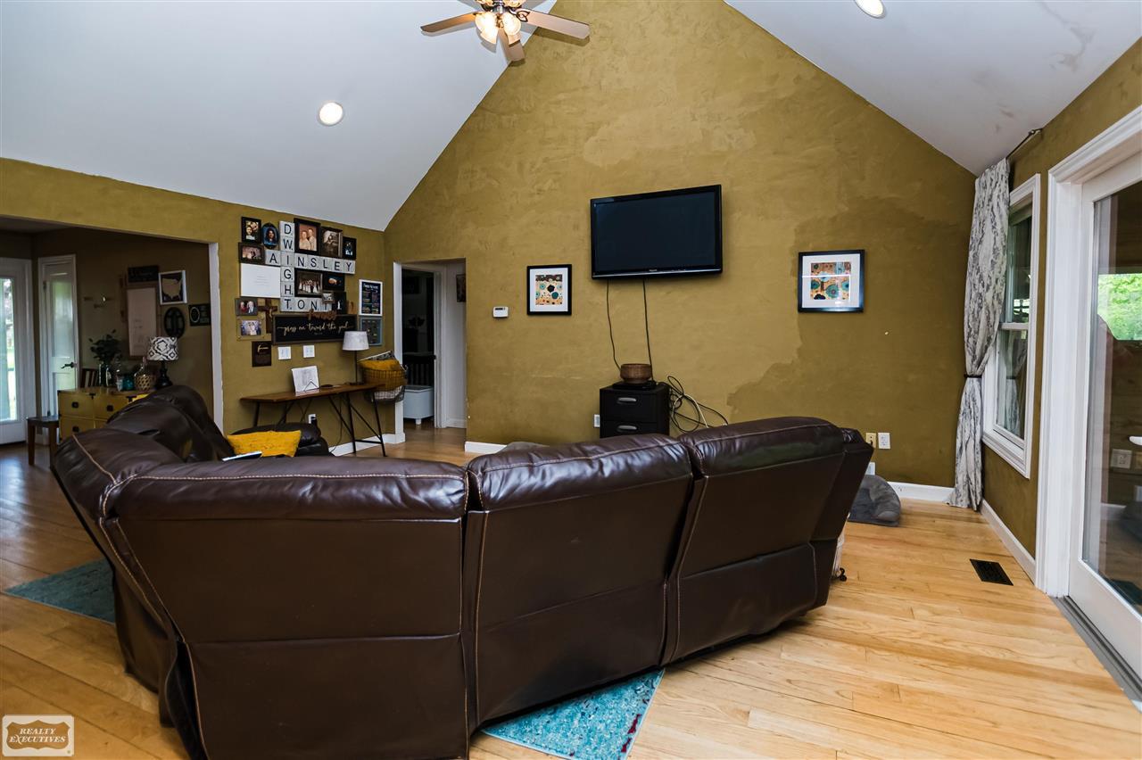 3704 Myrtle Road Fort Gratiot, MI 48059 - Photo 12 of 35 50075704-11.JPG