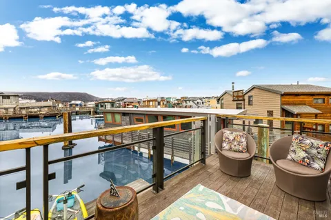 $1,795,000 | 38 South 40 Dock, Sausalito, CA 94965