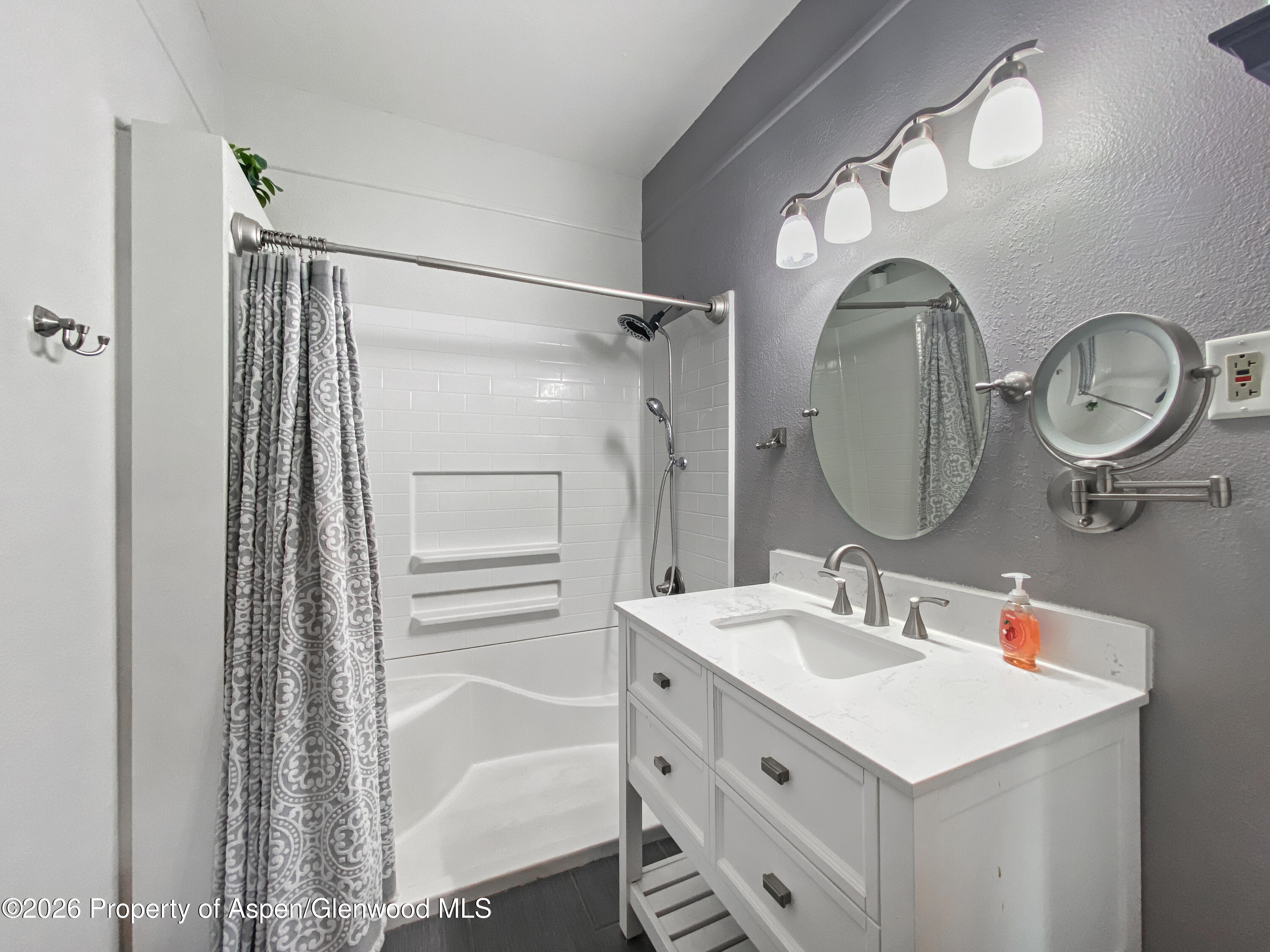 925 Cleveland Street Meeker, CO 81641 - Photo 19 of 30 Guest Full Bath