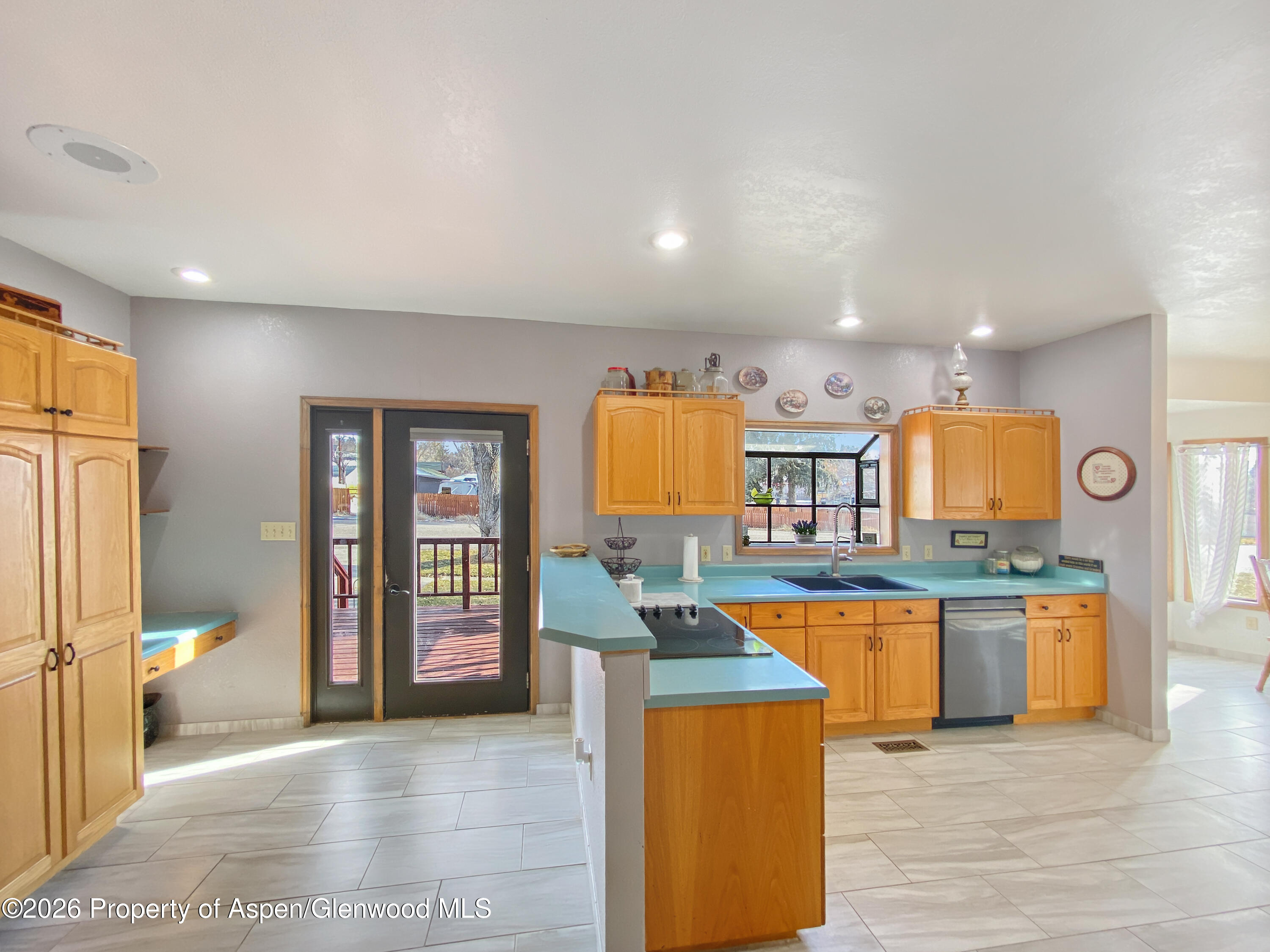 925 Cleveland Street Meeker, CO 81641 - Photo 5 of 30 Entry & Kitchen