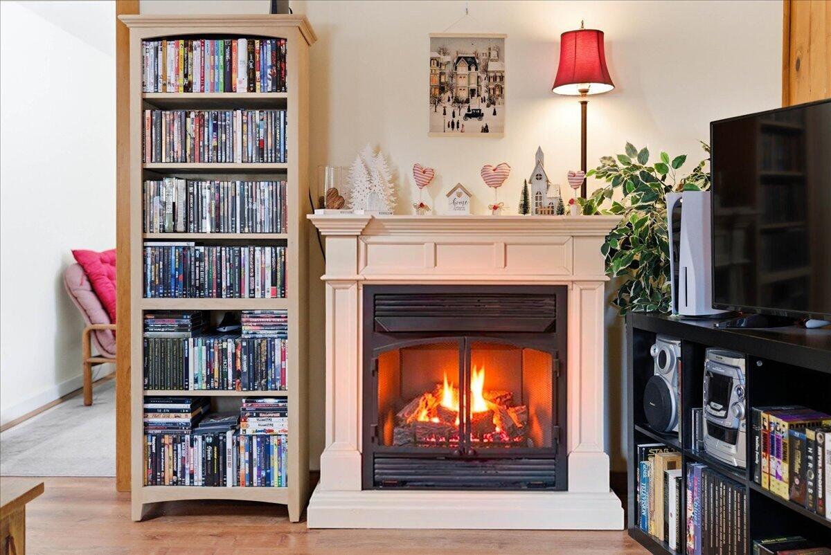 59 Vanner Road Washington, ME 04574 - Photo 5 of 56 Fireplace